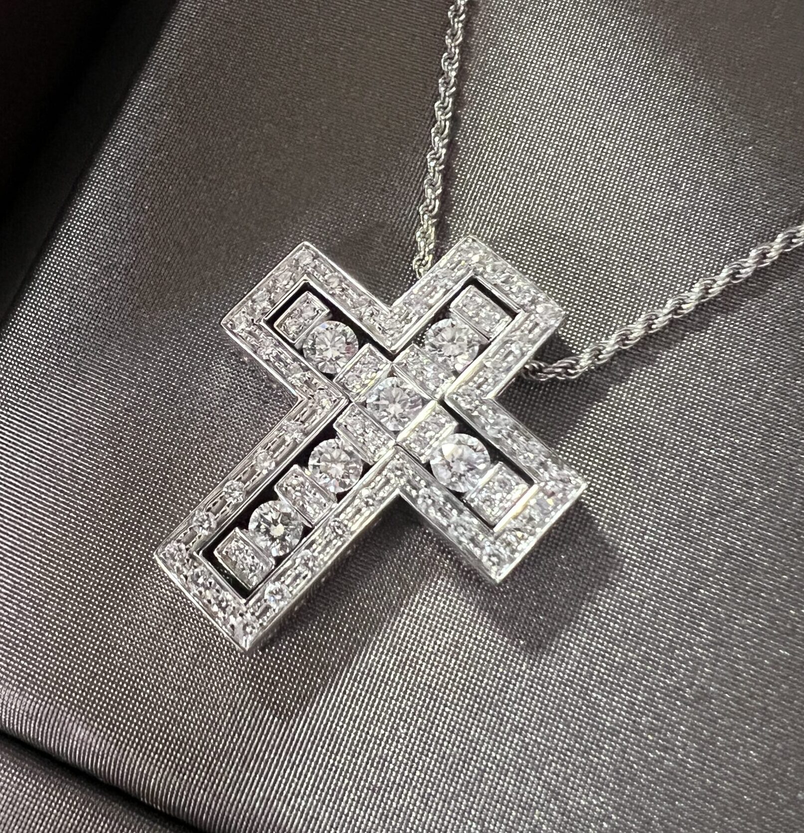 廃盤ブラーニーペンダント DAMIANI(ダミアーニ) ベルエポックリール ダイヤモンドネックレス