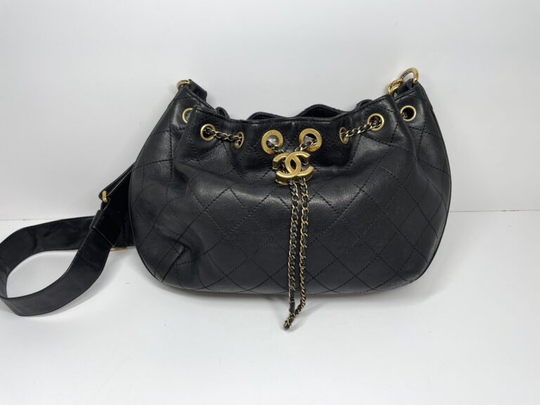 【買取】シャネル　ショルダーバッグ　ドローストリング　黒　GD金具