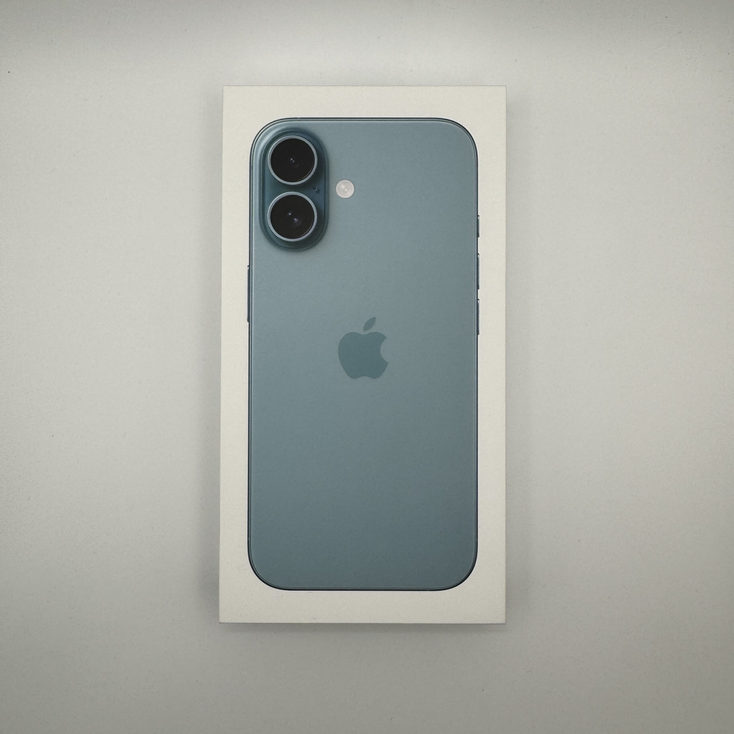 今日限定価格 新品未開封 iPhone16 128GB ティール iPhone 16 128GB ティールを購入 - Apple（日本）