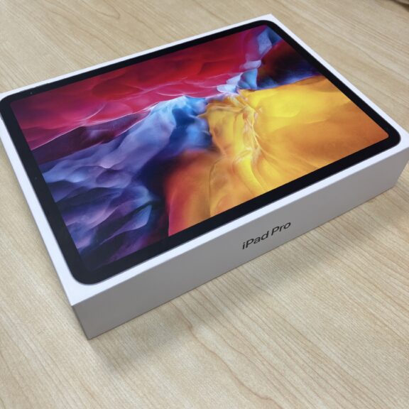 【買取】Apple iPadPro11インチ　第2世代　MXDC2J/A　256GB　Wi-Fiモデル　箱　付属品一式