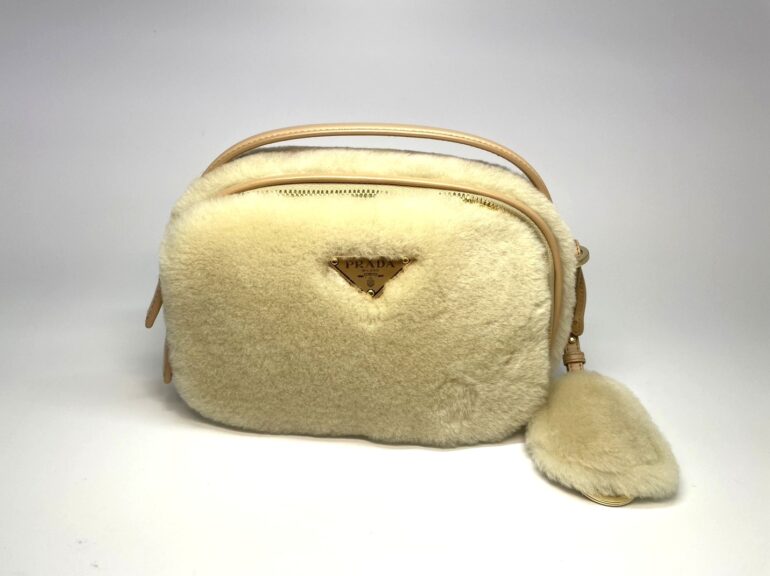 【買取】プラダ　アーケ　ムートン　アイボリー　1BH208